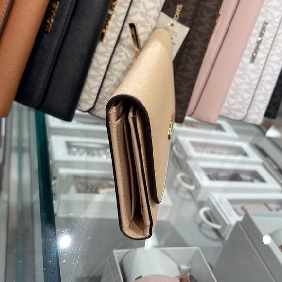 MICHAEL KORS JET SET TRAVEL LARGE TRIFOLD WALLET BUFF COLOR - Picture 11 of 16